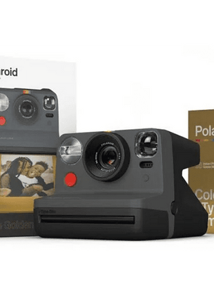 Cámara instantánea - Polaroid Now Black + Golden Moments Film, Disparador automático, Flash, Carga USB, Negro